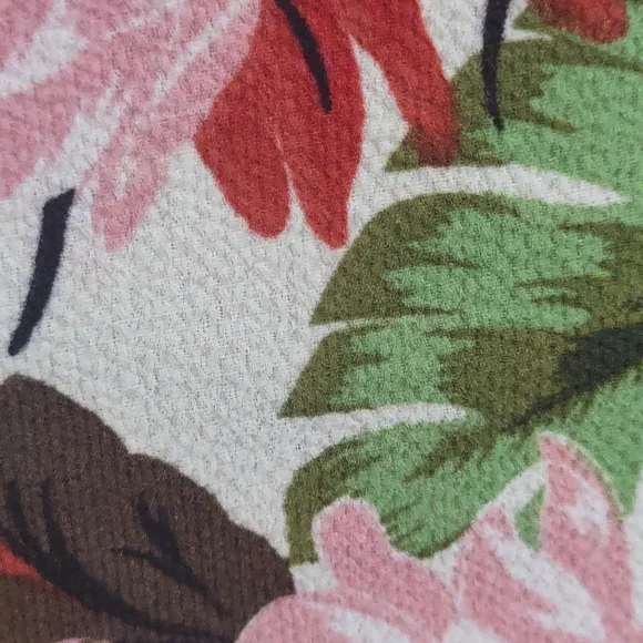 Sag Harbor Button Back Detail Floral Blouse 1x - Picture 7 of 9